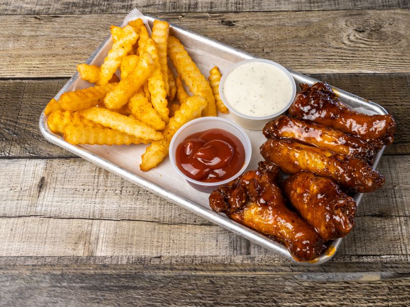 BBQ Wings & Fries